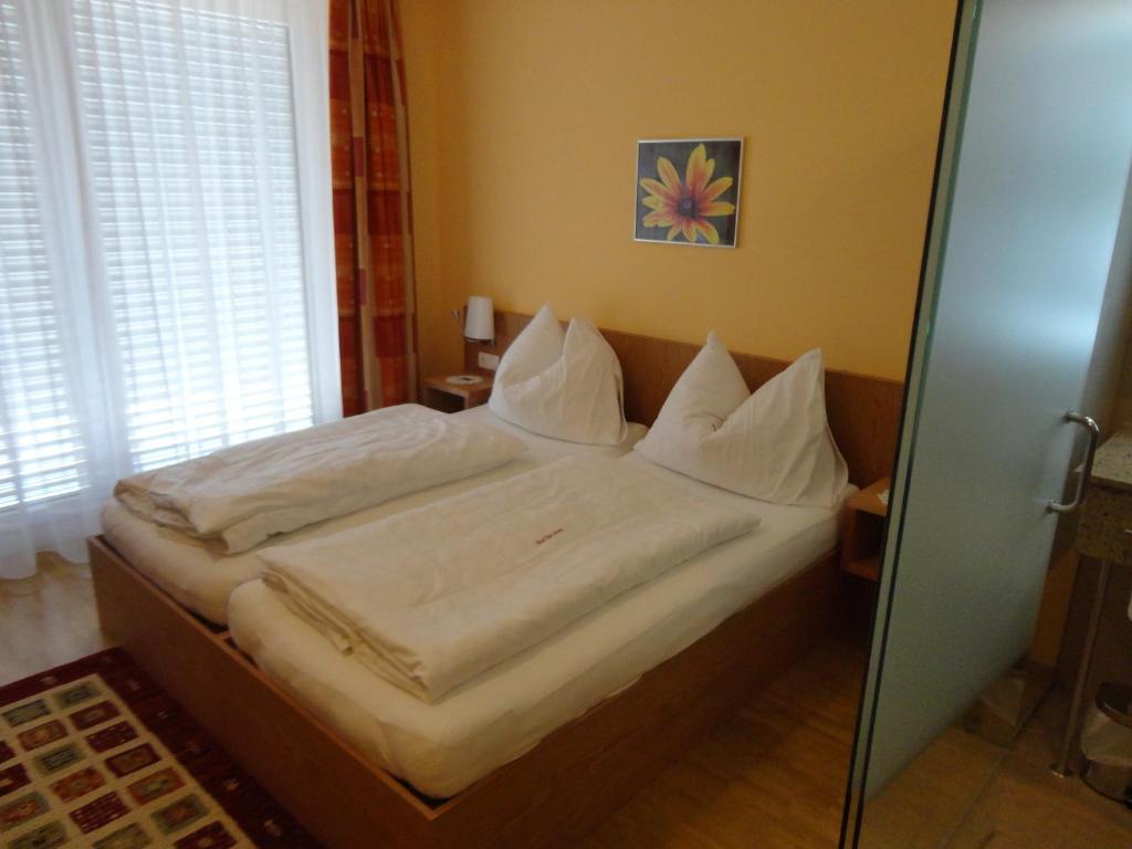 Hotel Cafe Lorenz Hohenems Habitación foto